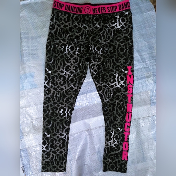 Zumba Instructor Leggings size Large Lovely or Small Spicy Black Pink - Picture 2 of 2